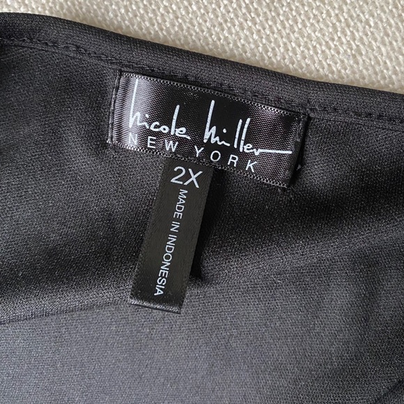 Black Plus Size Loose Tank Top Nicole Miller - Picture 3 of 3